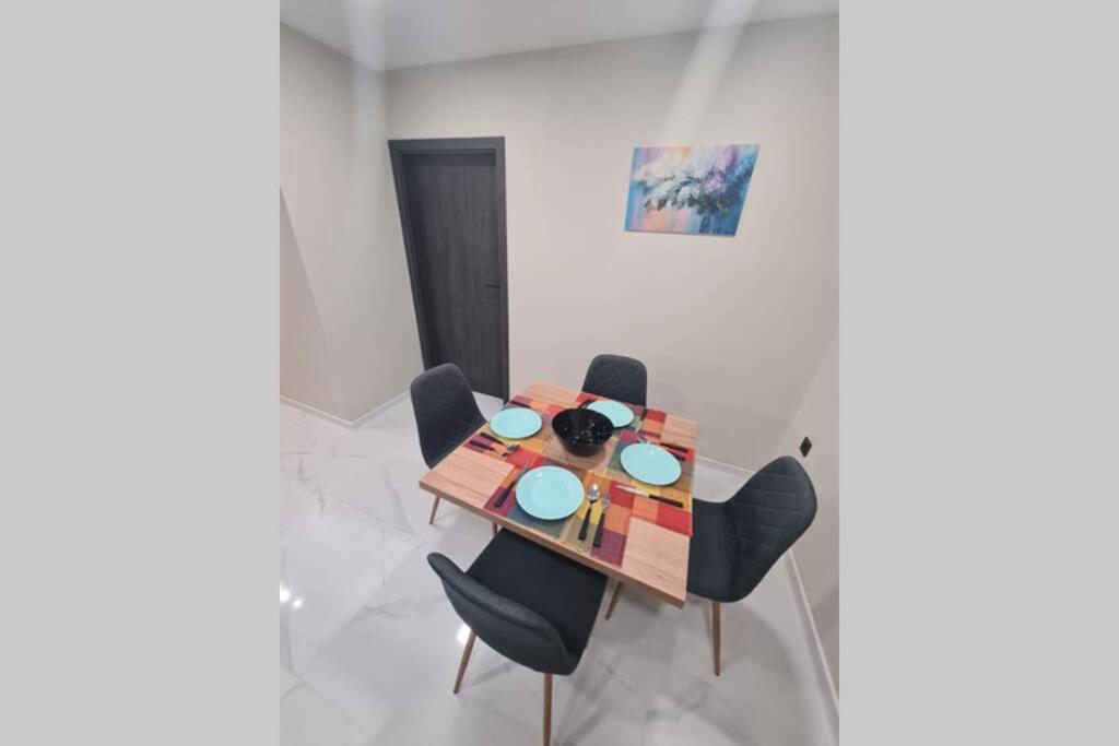 Хотелски Апартамент Стило В Идеалния Център. Veliko Tarnovo Extérieur photo